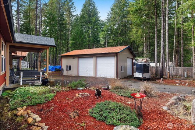 20 N Olympic Court, Hoodsport, WA 98548