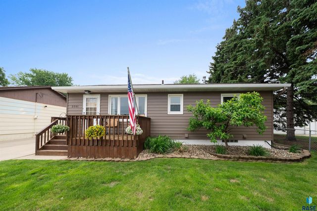 2501 E 7th St, Sioux Falls, SD 57103