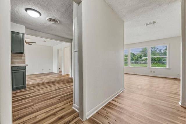 1038 Field ST, San Marcos, TX 78666