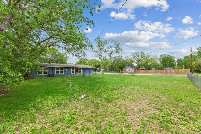 1038 Field ST, San Marcos, TX 78666