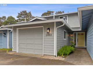 2453 Nw JETTY Ave, Lincoln City, OR 97367