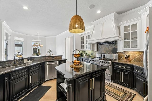 17104 Hawks Ridge Lane, Edmond, OK 73012