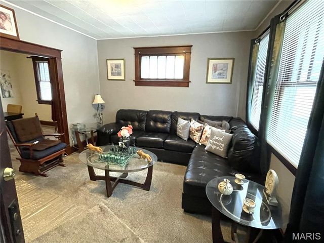 321 Dry Street, Alton, IL 62002
