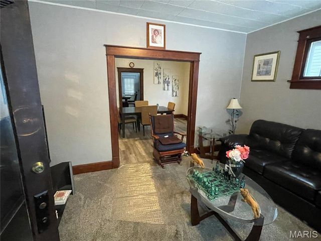 321 Dry Street, Alton, IL 62002