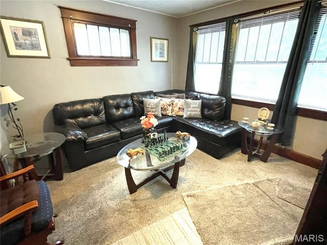 321 Dry Street, Alton, IL 62002