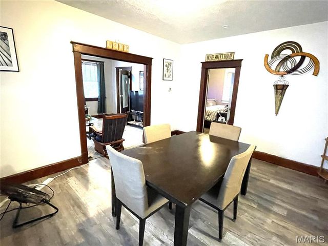 321 Dry Street, Alton, IL 62002