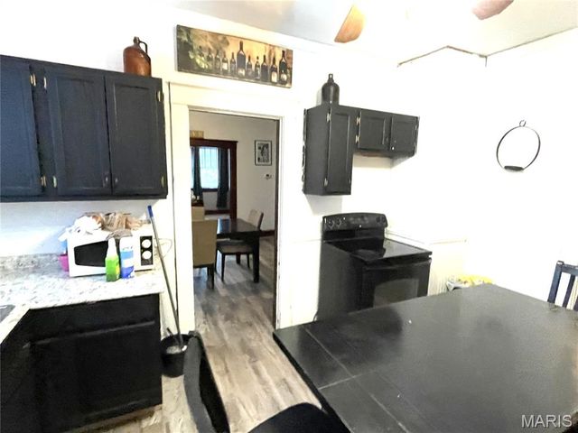 321 Dry Street, Alton, IL 62002