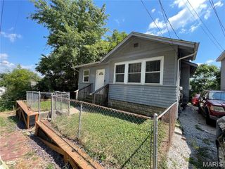 321 Dry Street, Alton, IL 62002