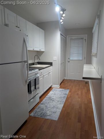 6023 N Globe Street, Westland, MI 48185