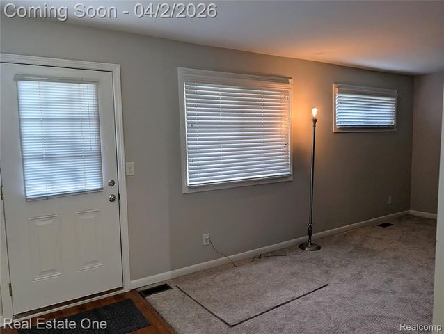 6023 N Globe Street, Westland, MI 48185