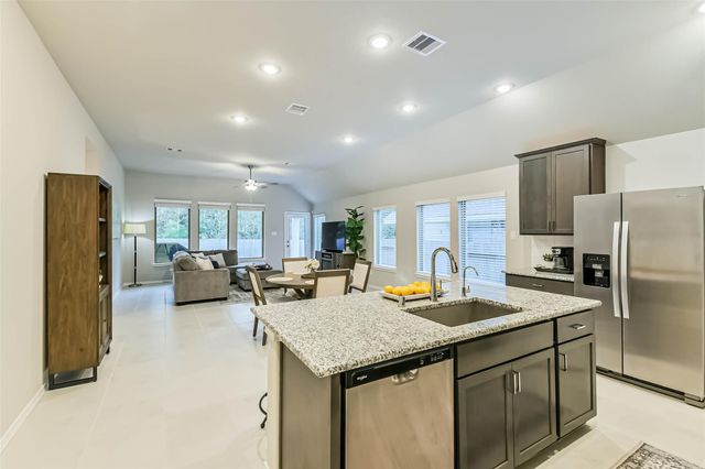 1337 Lakeside Creek Road, Magnolia, TX 77354