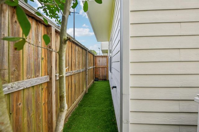 6314 Chelsea Falls Lane, Houston, TX 77008