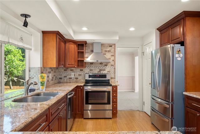 32724 6th Avenue SW, Federal Way, WA 98023
