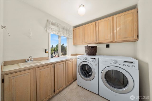 32724 6th Avenue SW, Federal Way, WA 98023