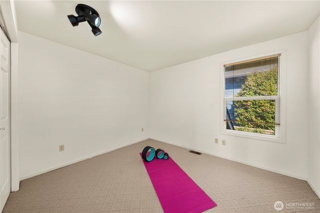 32724 6th Avenue SW, Federal Way, WA 98023