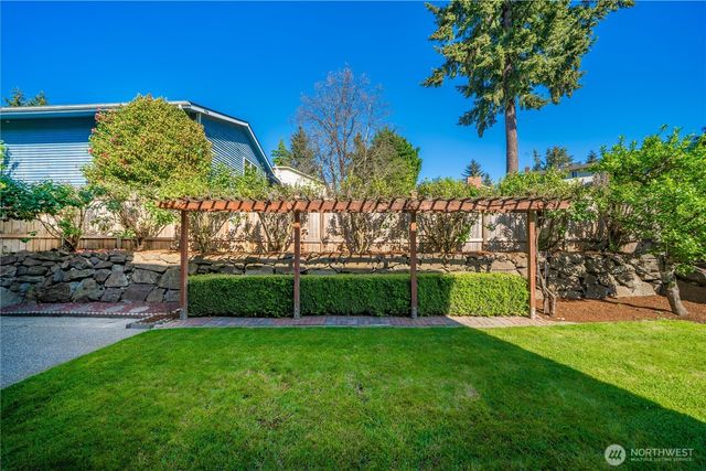 32724 6th Avenue SW, Federal Way, WA 98023