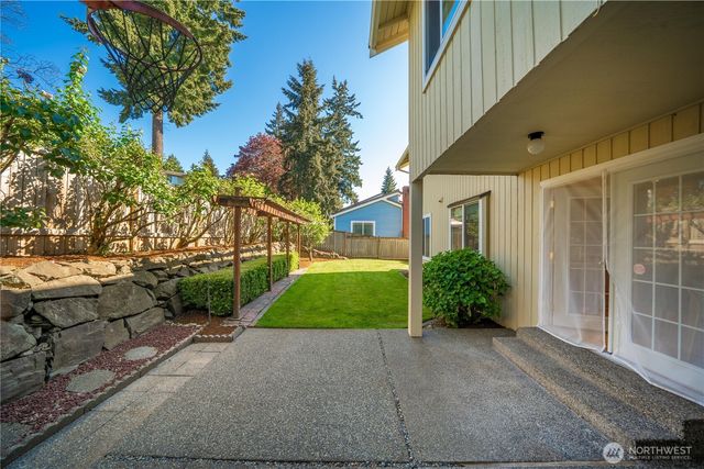 32724 6th Avenue SW, Federal Way, WA 98023