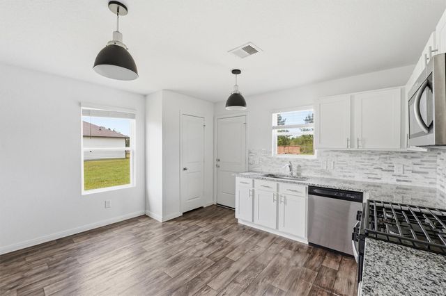 317 Road 5138, Cleveland, TX 77327