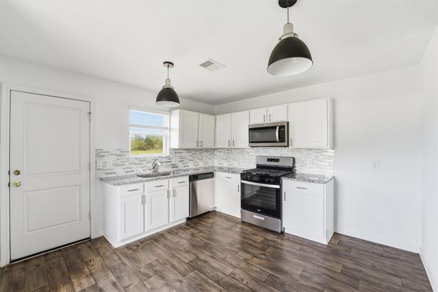 317 Road 5138, Cleveland, TX 77327