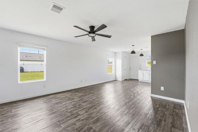 317 Road 5138, Cleveland, TX 77327