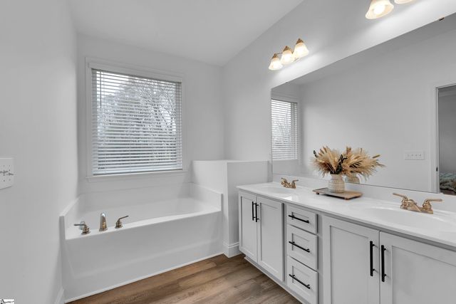 725 E Osprey Lane, Cowpens, SC 29330