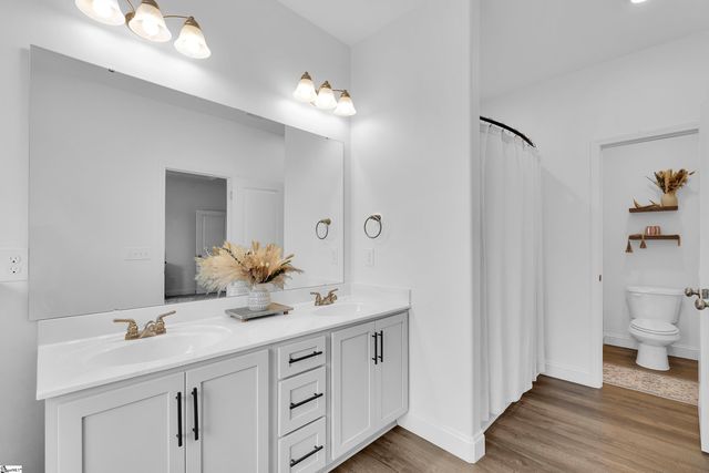 725 E Osprey Lane, Cowpens, SC 29330