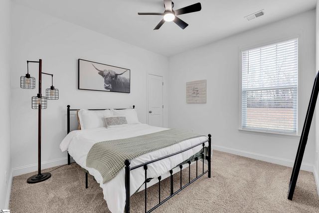 725 E Osprey Lane, Cowpens, SC 29330