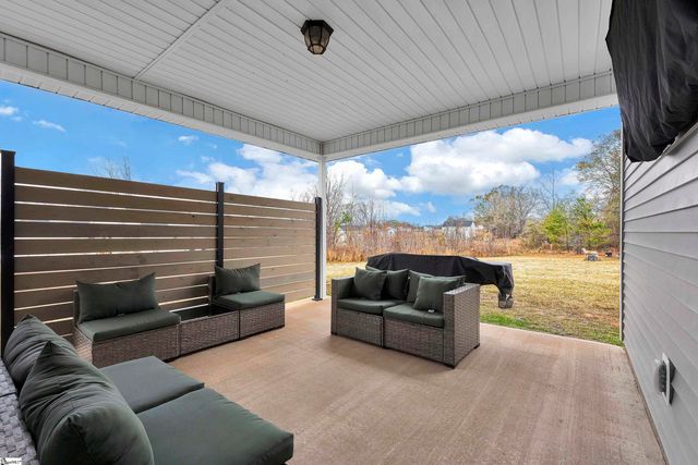 725 E Osprey Lane, Cowpens, SC 29330