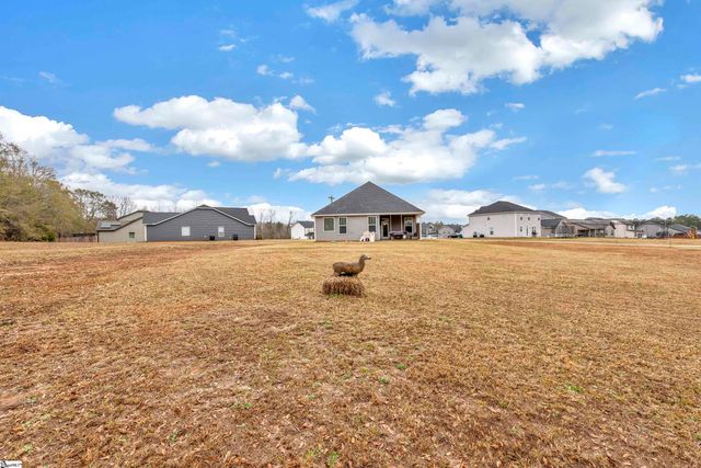 725 E Osprey Lane, Cowpens, SC 29330