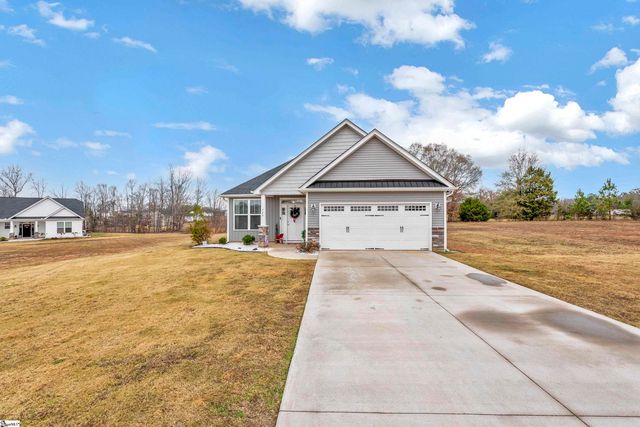 725 E Osprey Lane, Cowpens, SC 29330