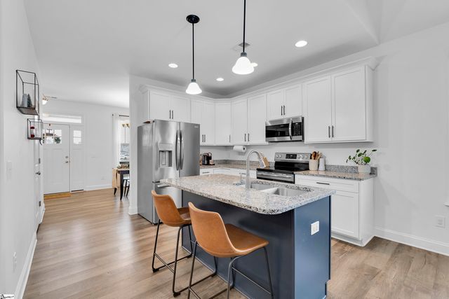 725 E Osprey Lane, Cowpens, SC 29330