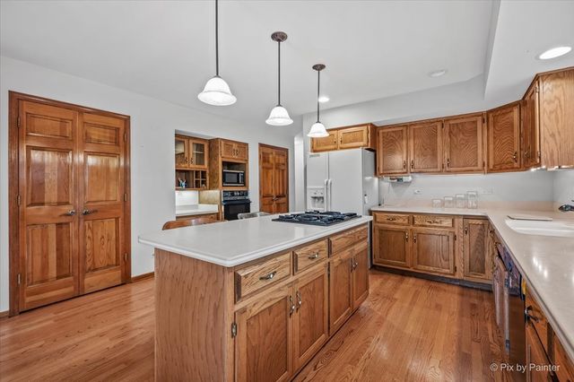 251 N Cambridge Drive, Geneva, IL 60134