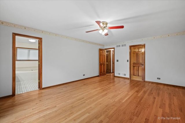 251 N Cambridge Drive, Geneva, IL 60134