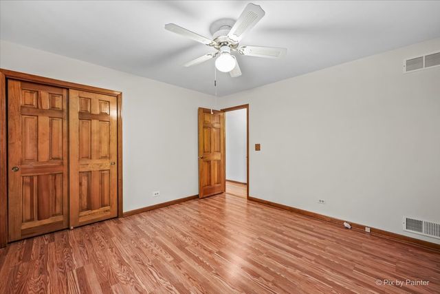 251 N Cambridge Drive, Geneva, IL 60134