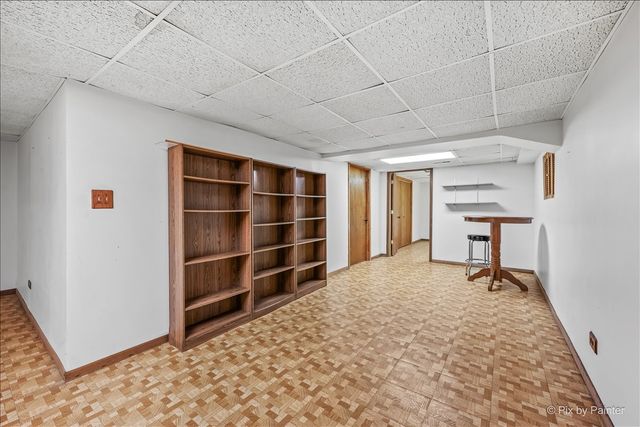 251 N Cambridge Drive, Geneva, IL 60134