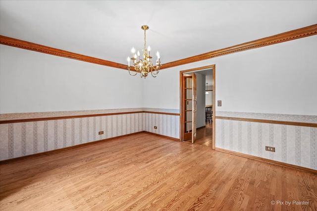 251 N Cambridge Drive, Geneva, IL 60134