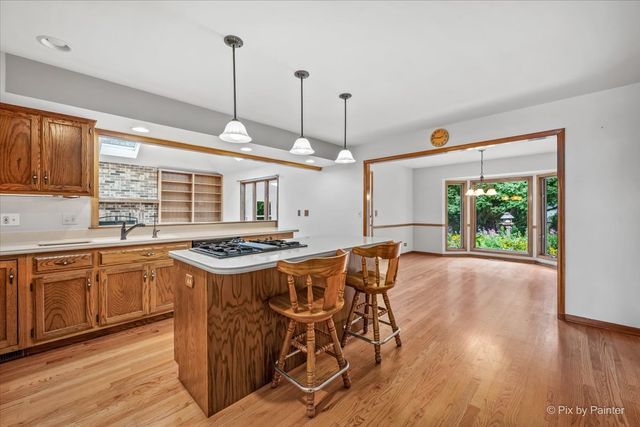 251 N Cambridge Drive, Geneva, IL 60134