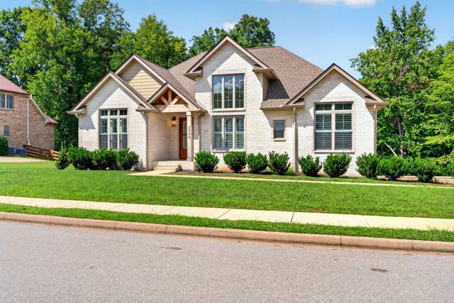 2545 Everwood Ct, Clarksville, TN 37043