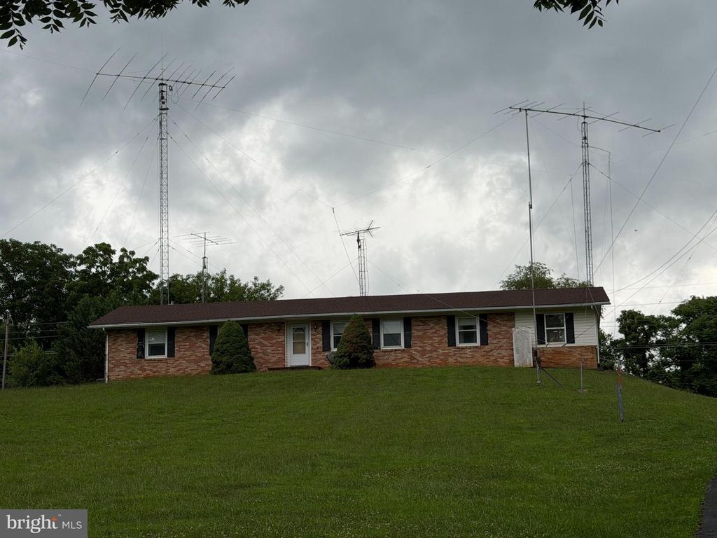 1741 OLD CHAPEL RD, Boyce, VA 22620