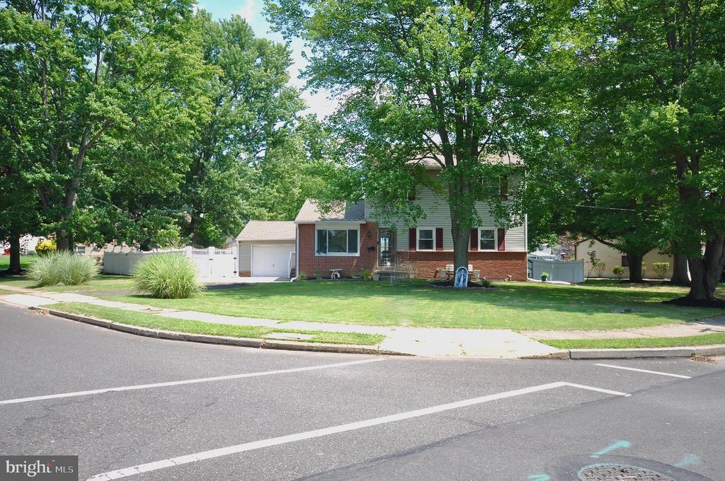735 CLAIRE RD, Warminster, PA 18974