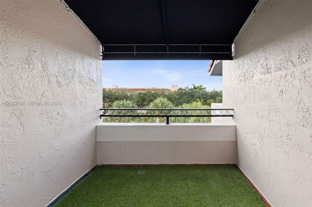 9001 SW 94th Street 201, Miami, FL 33176