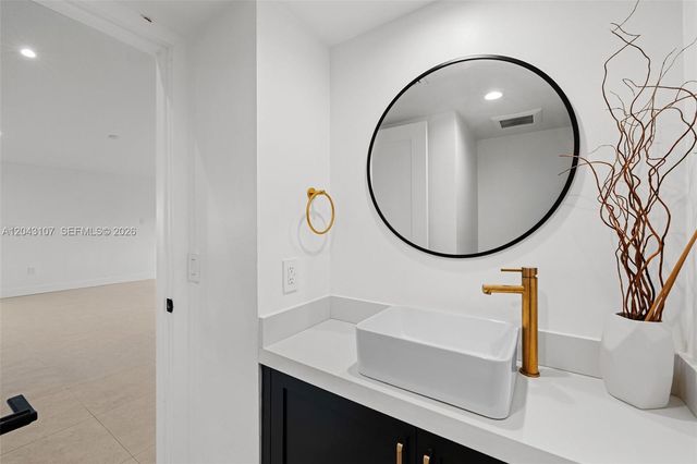 9001 SW 94th Street 201, Miami, FL 33176