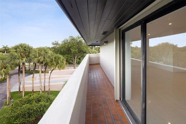 9001 SW 94th Street 201, Miami, FL 33176