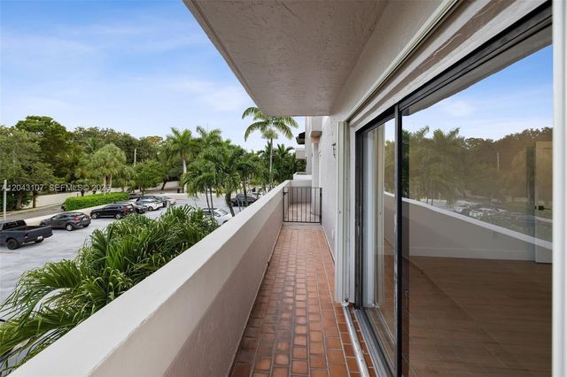 9001 SW 94th Street 201, Miami, FL 33176
