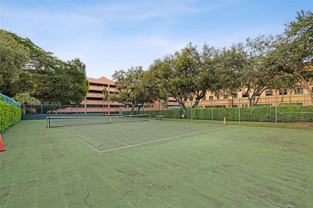 9001 SW 94th Street 201, Miami, FL 33176