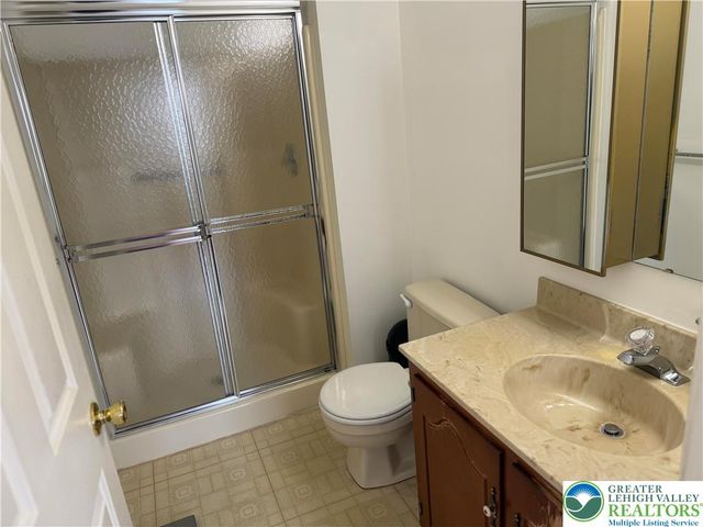 1004 Briarwood Drive, Bethlehem Twp, PA 18020
