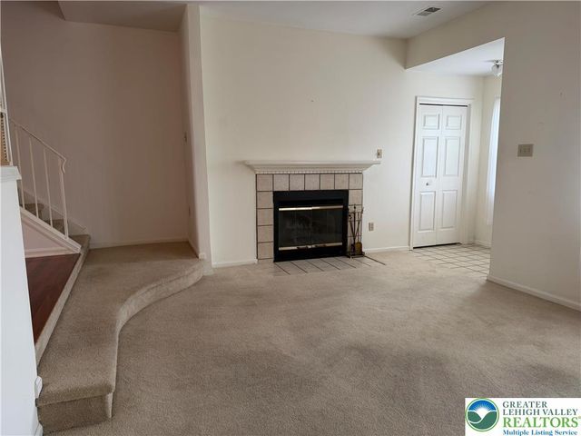 1004 Briarwood Drive, Bethlehem Twp, PA 18020