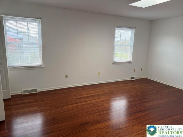 1004 Briarwood Drive, Bethlehem Twp, PA 18020