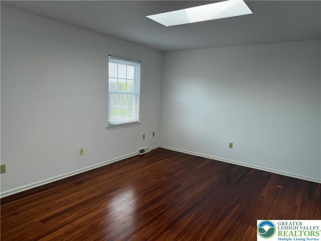 1004 Briarwood Drive, Bethlehem Twp, PA 18020