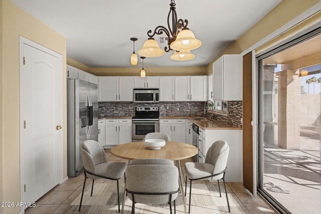 247 W OXFORD Lane, Gilbert, AZ 85233